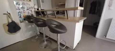 meuble de cuisine plus chaise