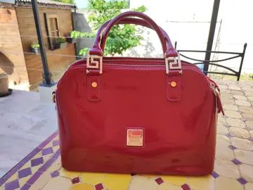 sac a main vernis bordeaux