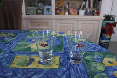 2 verres "Martini"