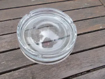 cendrier en verre