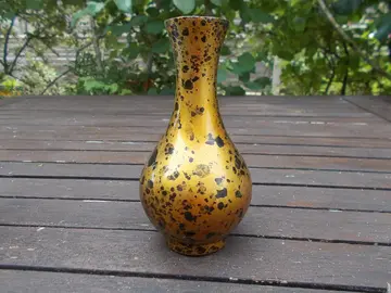 petit vase doré