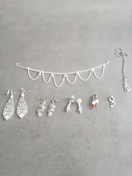 Lot de bijoux fantaisie