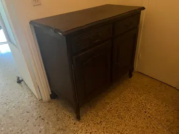 1 commode,2 meubles à chaussures,1 canapé fixe( 120 cm de largeur)