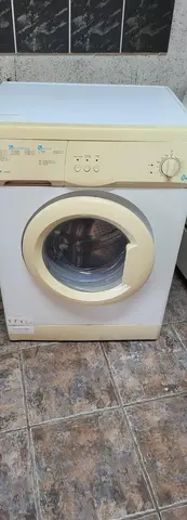 machine à laver fonctionnant très bien