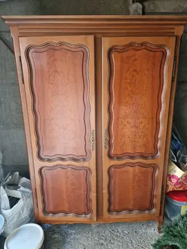 Armoire en bois