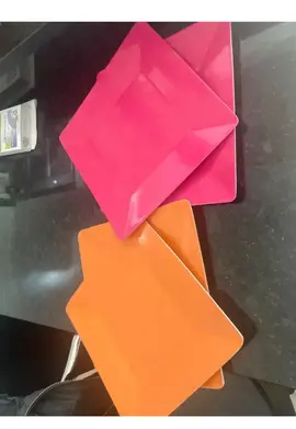 4 assiettes carrées plastique