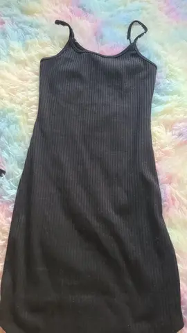 Robe noir taille M très petite alors S