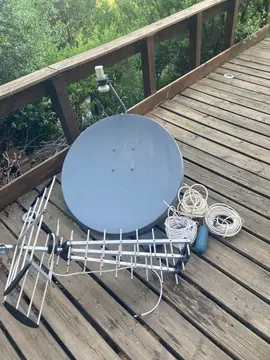 A donner, parabole, antenne TNT, câble antenne