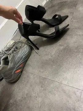 donne 2 paires chaussure