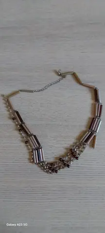 collier fantaisie en l'état