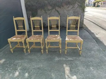 4 chaises en bois pailles