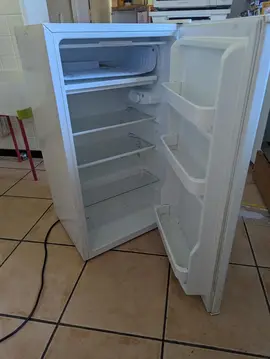 Donne petit frigo h82 l47