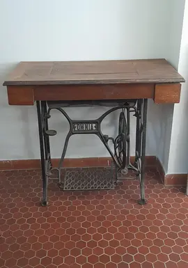 Machine à coudre ancienne