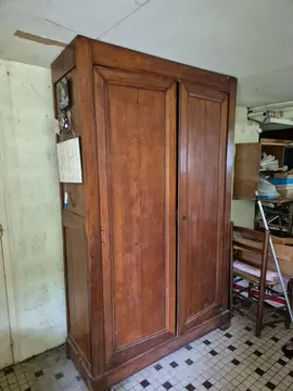 armoire en bois