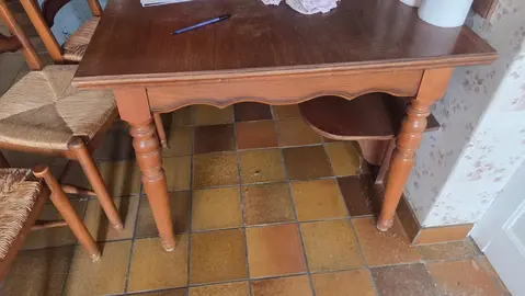 table en bois 200cm × 90cm, hauteur 75cm
