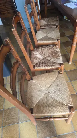 4 chaises en bois