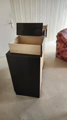 Commode IKEA (il manque des vis pour fixer tiroir)