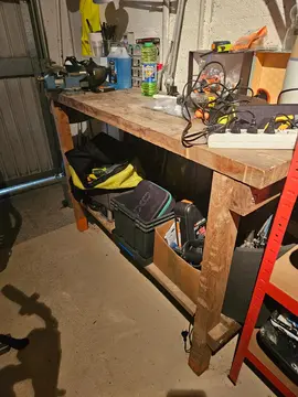 etabli en bois + etau