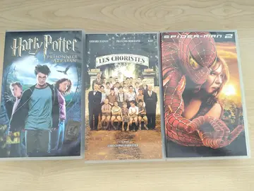 3 cassettes vidéos Spiderman m, Les Choristes, Harry Potter 1