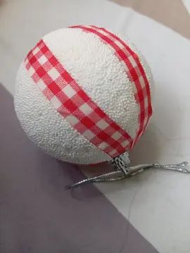 Réservé...........1 boule de Noël