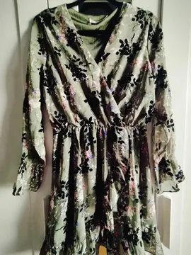 robe verte à fleurs L
