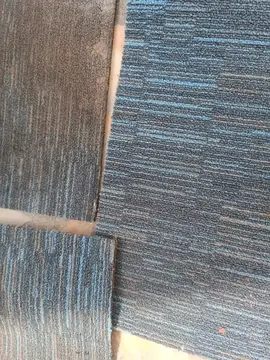 3 Carrés de tapis / moquette à nettoyer