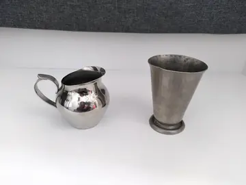 2 pots en métal