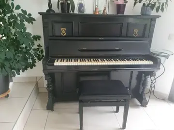 piano laqué noir