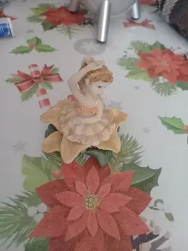 bibelot figurine