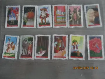 12 timbres oblitérés "personnages de contes"