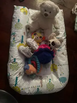 doudou bébé et matela à lange