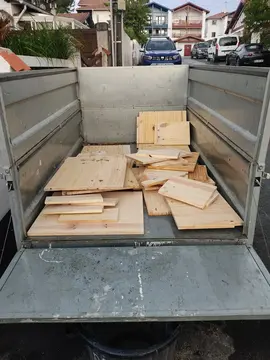 Lot de tablettes en pin