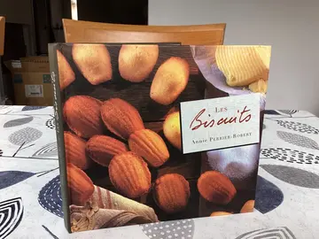 Livre cartonné « l’histoire des biscuits »