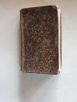 Vieux livre "Imitation de Jésus-Christ"