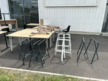 En libre service : meubles, chaises
