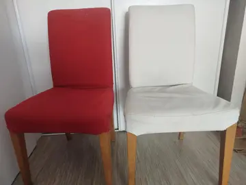 deux chaises dossier haut