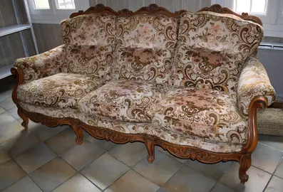 Salon complet : une banquette et deux fauteuils