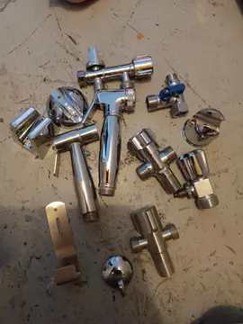 douchette accroche douchette et Valve