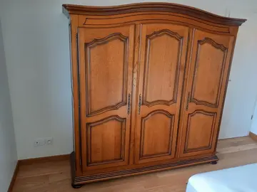 armoire en chêne massif