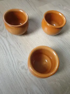 Lot de trois petits bols