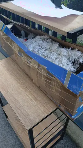 sapin de Noël avec tous ces accessoires
