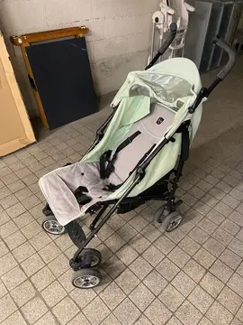 Poussette canne