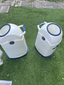 2 poubelles couches