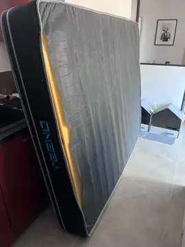 Lit + matelas 160x200