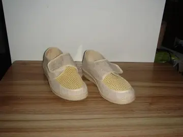Chaussures homme ou Femme en toile Beige et jaune paille T 37