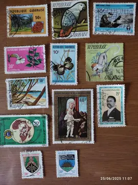 lot de timbres étrangers