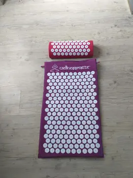 tapis bien être et son coussin pour les cervicales
