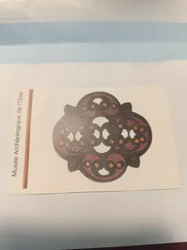 donne un ticket d'entrée au musée d'archéologie de l'Oise