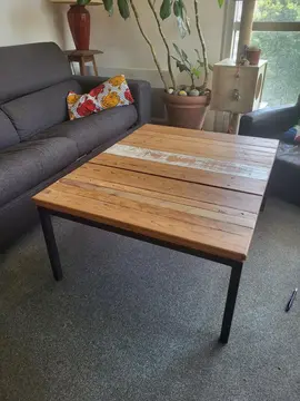 Table basse en bois et métal