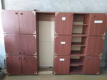 Meuble de rangement avec 12 casiers placards